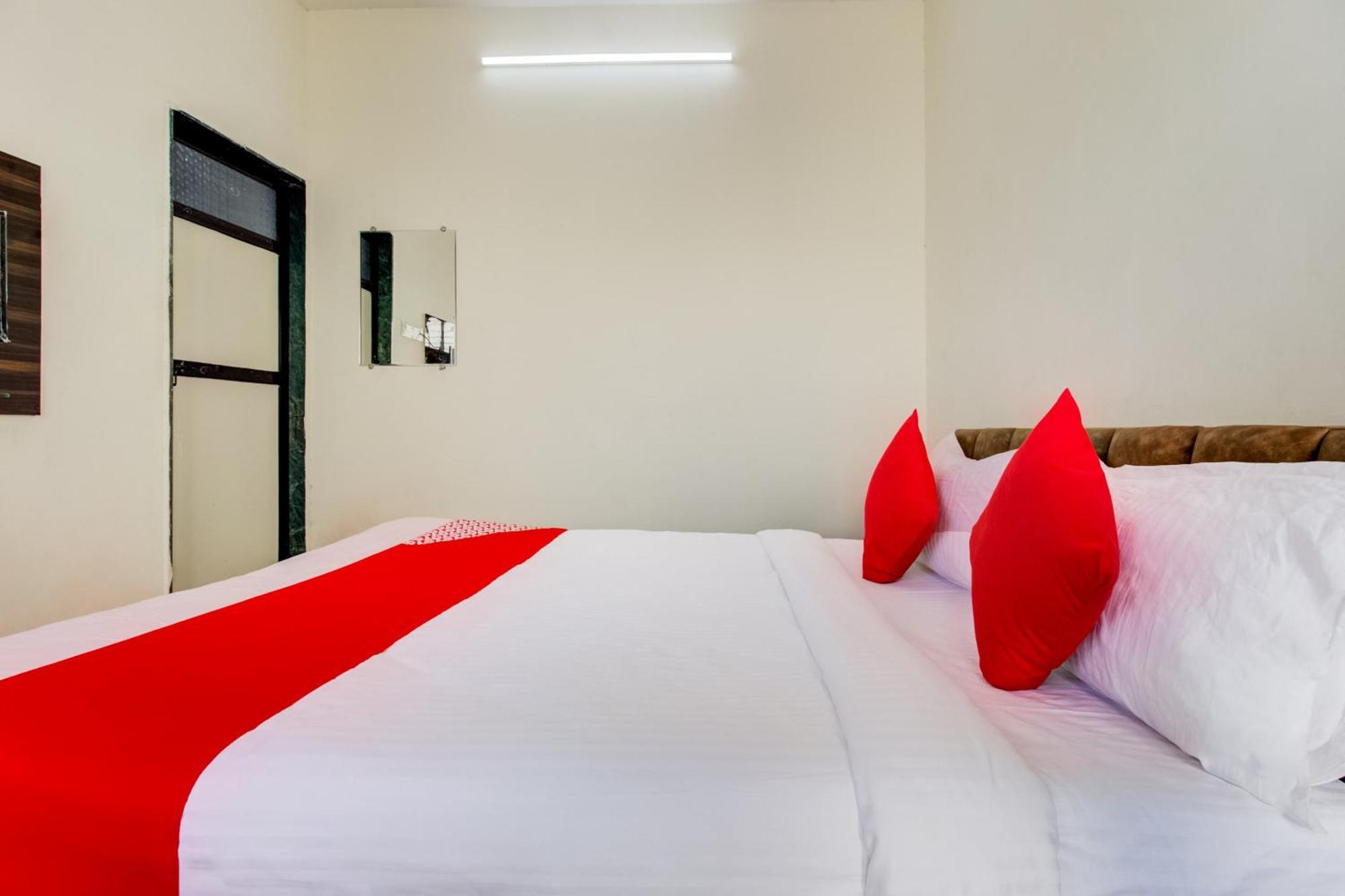Hotel O City Center Dhule Exteriér fotografie